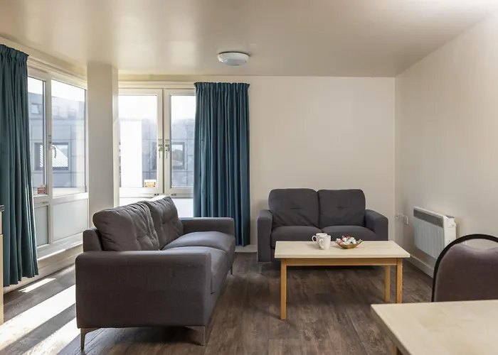 Apartment Burley Road In *