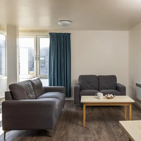 Apartment Burley Road In *